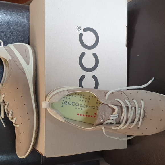 ❤Host Pick ❤ECCO Biom Natural Motion sneakers - Picture 3 of 4